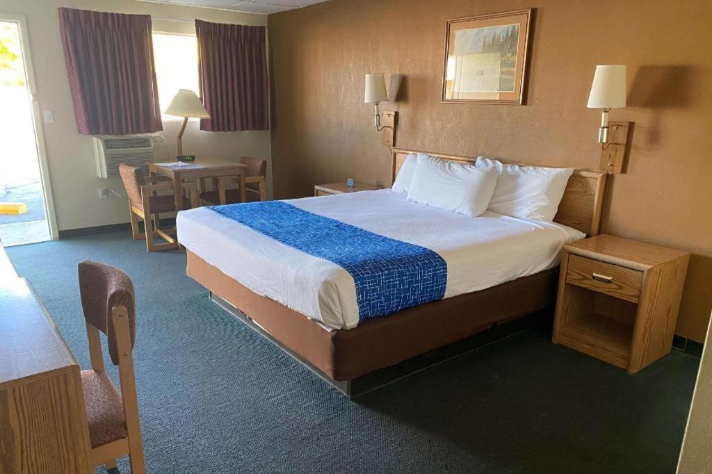 Travelodge By Wyndham Powell Экстерьер фото