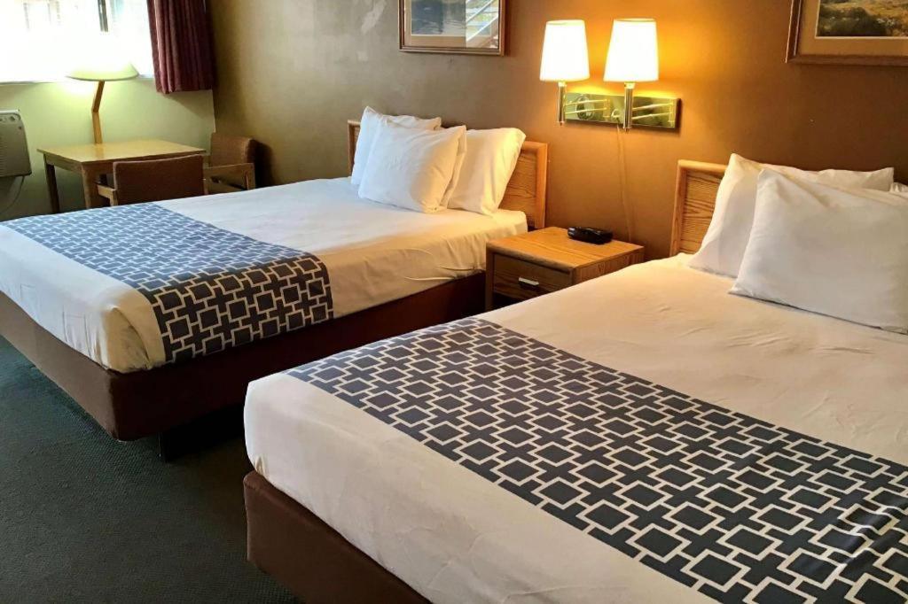Travelodge By Wyndham Powell Экстерьер фото