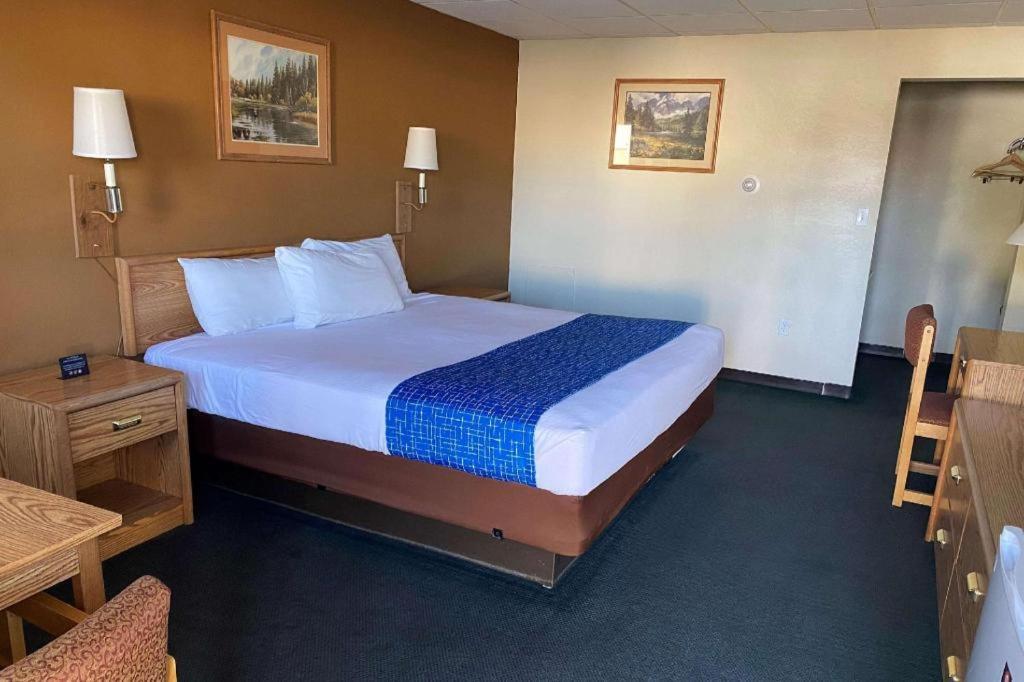 Travelodge By Wyndham Powell Экстерьер фото