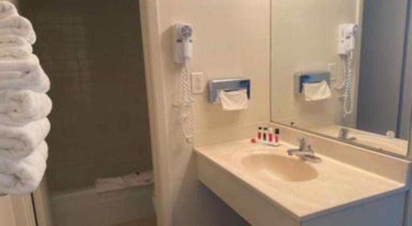 Travelodge By Wyndham Powell Экстерьер фото