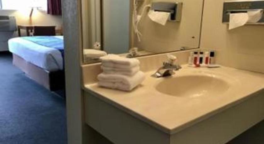 Travelodge By Wyndham Powell Экстерьер фото